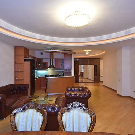 Rent Inn Yerevan On North Avenue Exterior foto