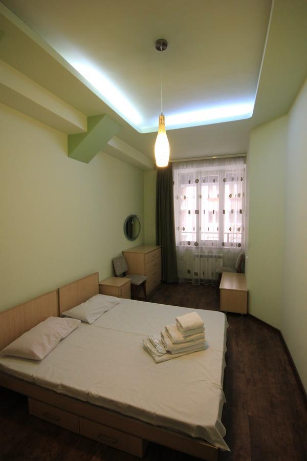 Rent Inn Yerevan On North Avenue Exterior foto