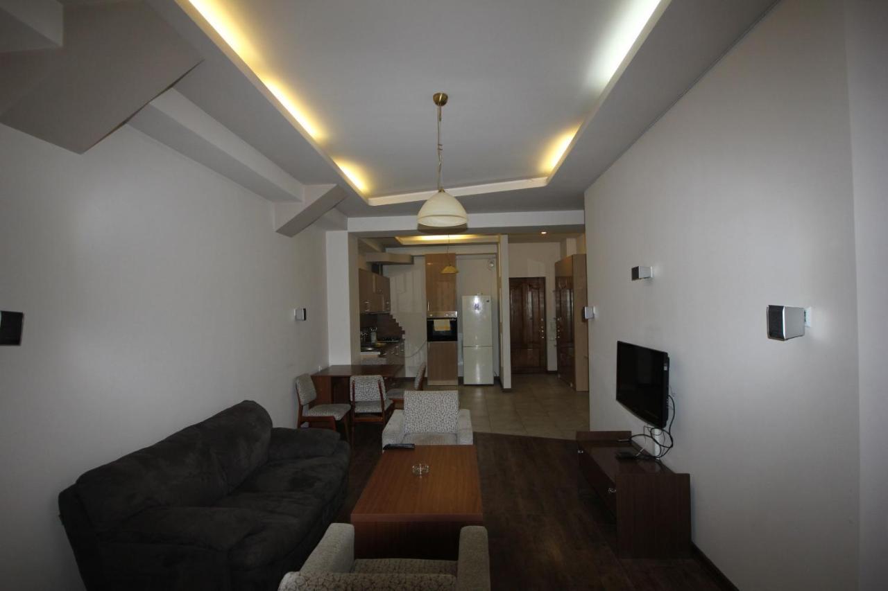 Rent Inn Yerevan On North Avenue Exterior foto